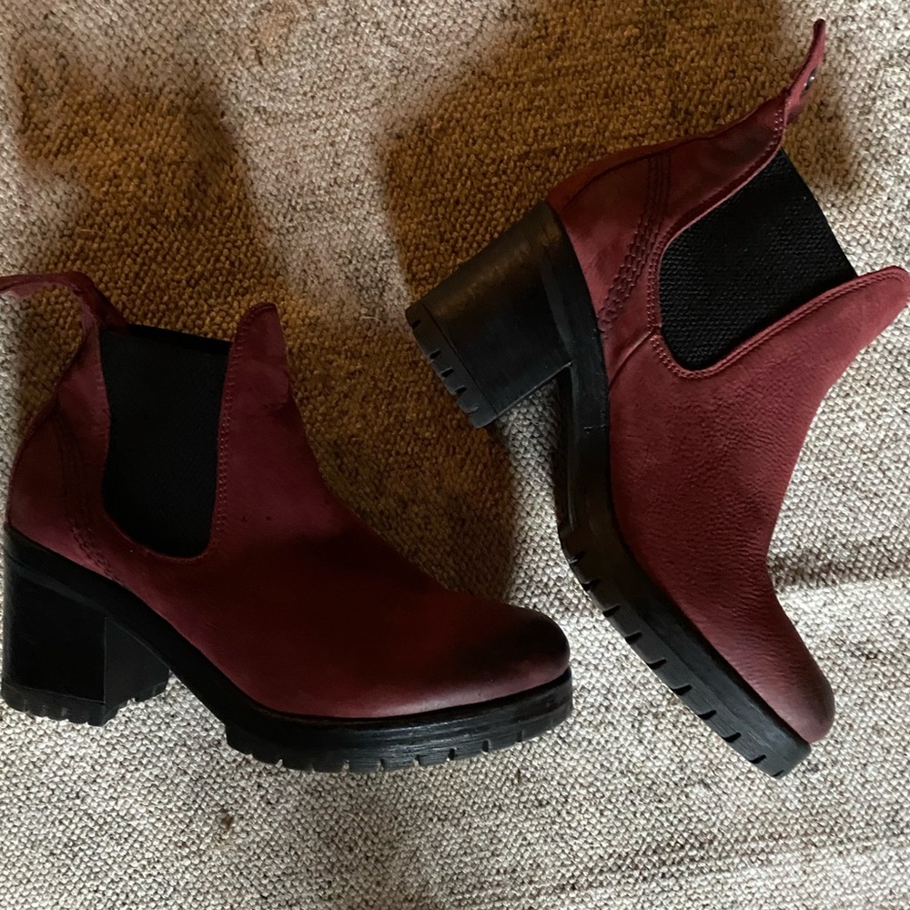 Bueno Maroon Ankle Booties